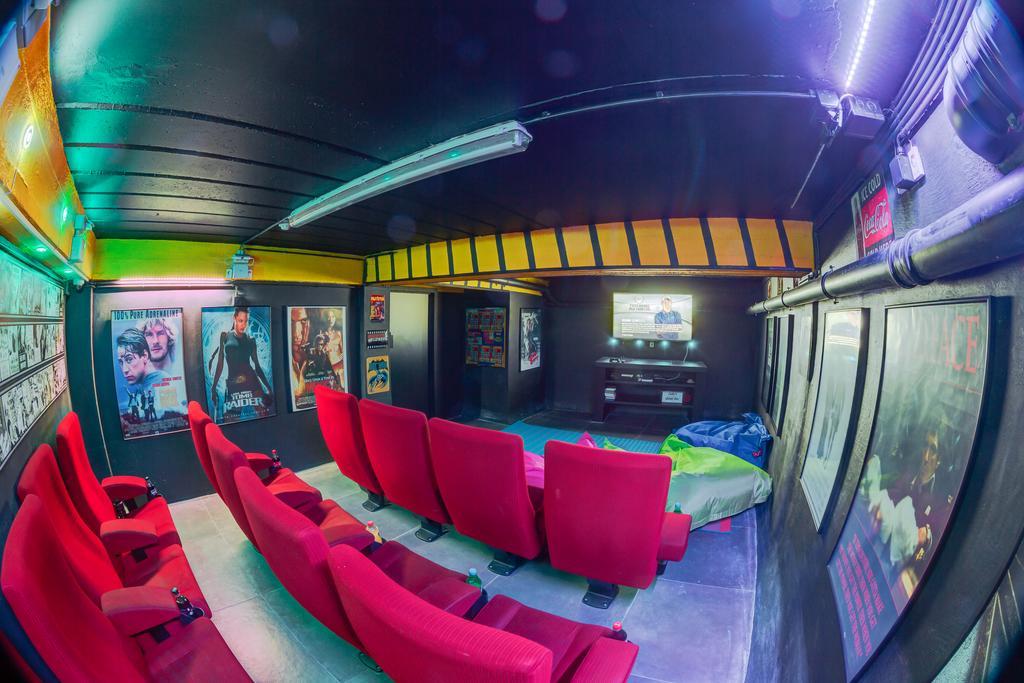 Cube Hostel Льовен Екстериор снимка