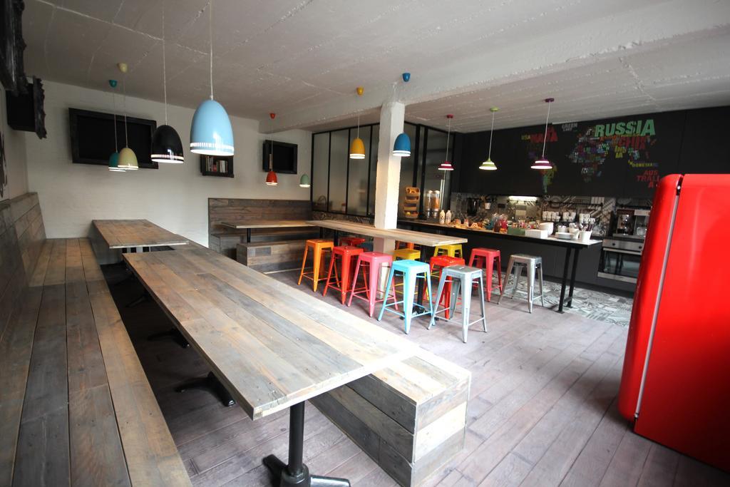 Cube Hostel Льовен Екстериор снимка