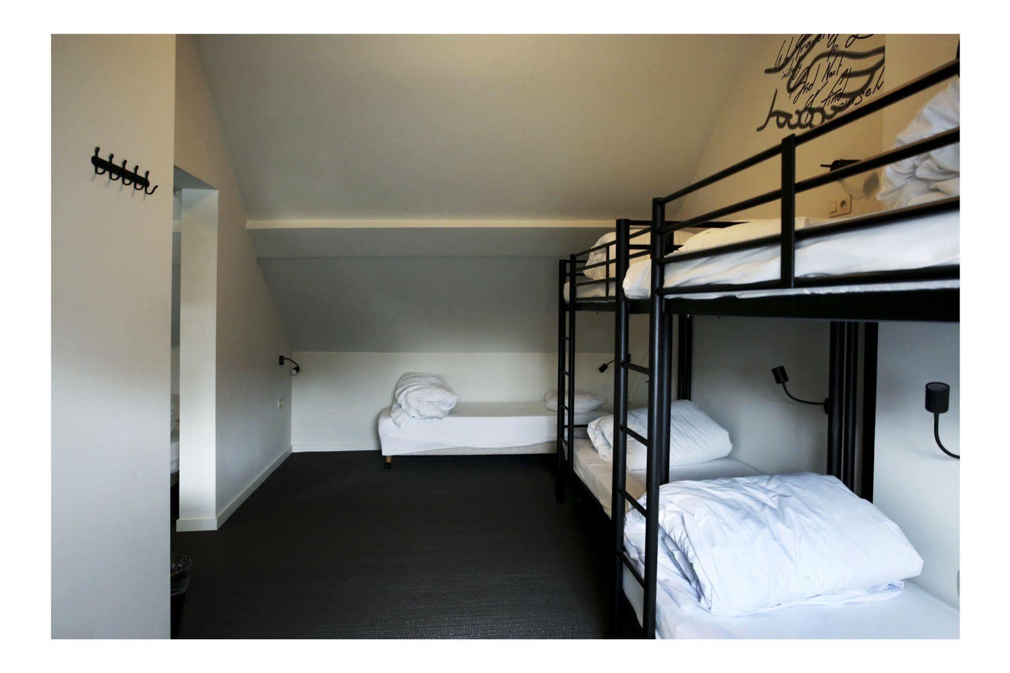 Cube Hostel Льовен Екстериор снимка