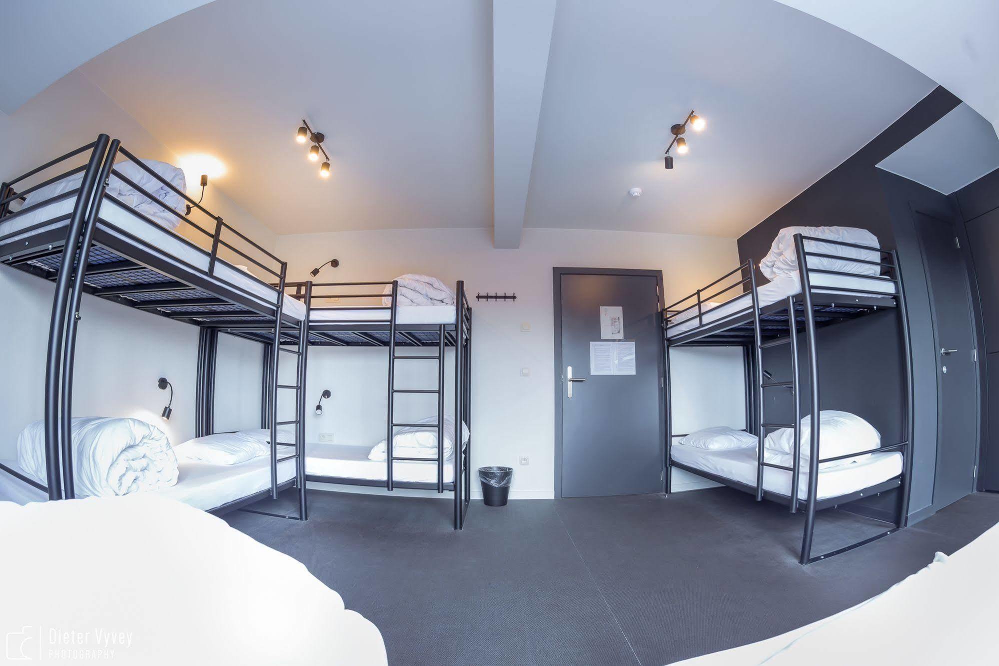 Cube Hostel Льовен Екстериор снимка
