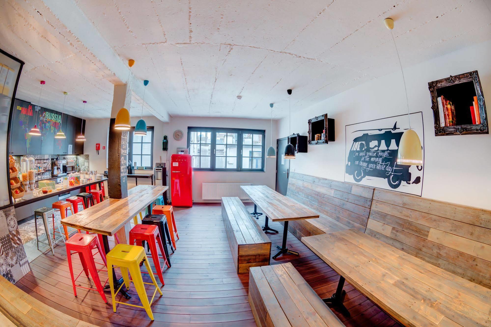 Cube Hostel Льовен Екстериор снимка