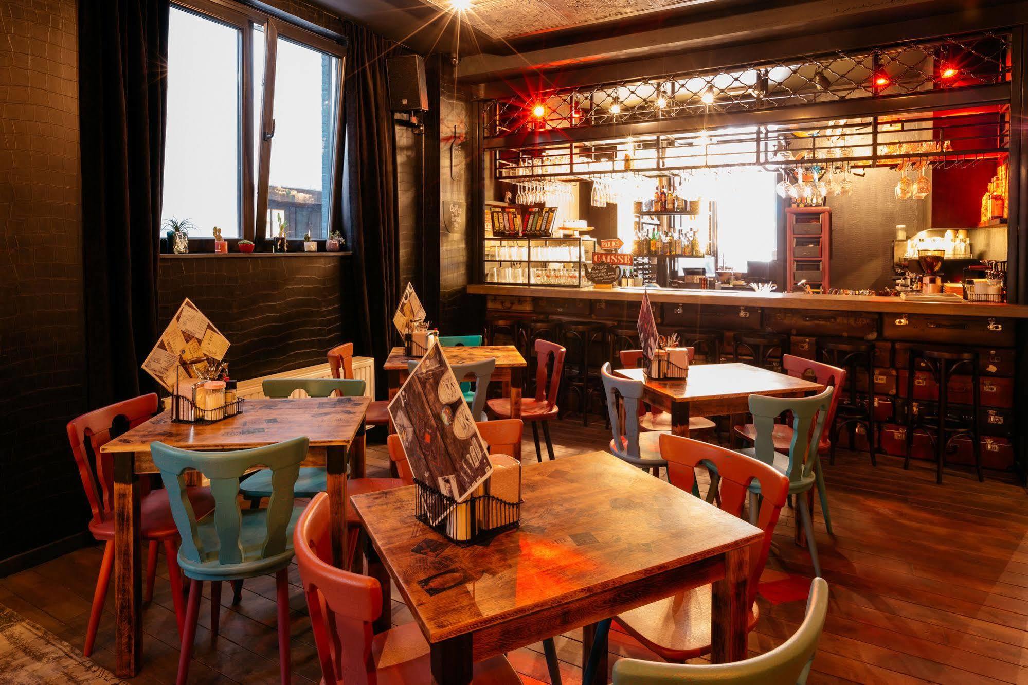 Cube Hostel Льовен Екстериор снимка